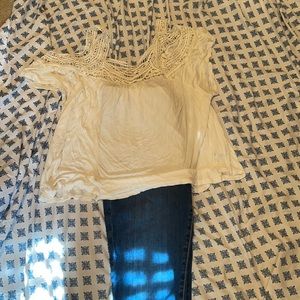 American Vintage cream/lace cold shoulder top XL